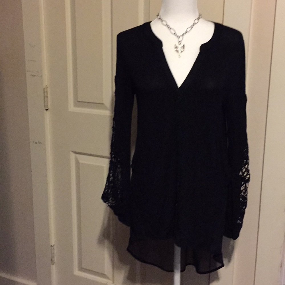 A Moon hi/ lo blouse with embroidered sleeves